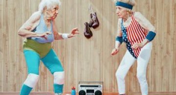 Fotografii haioase cu batrani facand sport