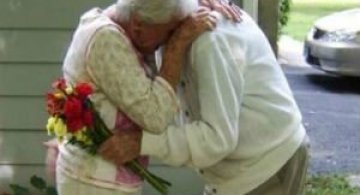 Iubire - Alzheimer: 1-0. Cu amintirile rapite de boala, inima lui a ramas tot a ei