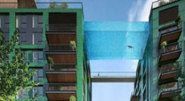 Plutind deasupra Londrei, in prima piscina suspendata, din sticla, din lume