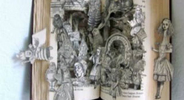 Sculptura in carti vechi: Arta care da o noua viata batranelor pagini