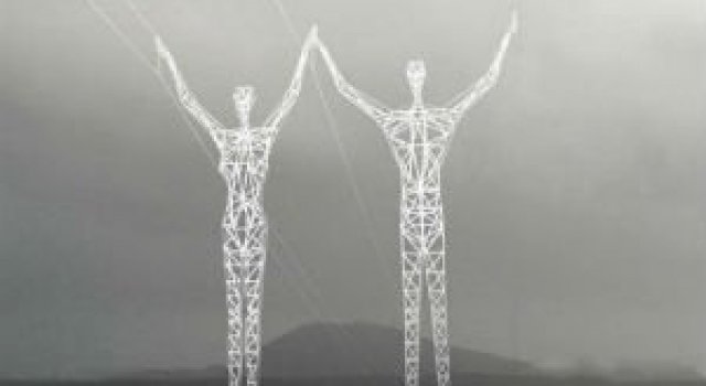 Islanda - Un taram al uriasilor, purtatori de energie electrica