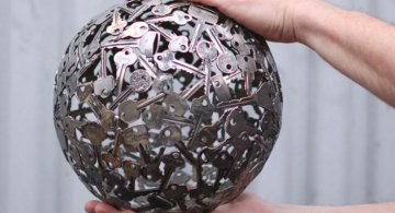 Sculpturi din chei si monede, cu Michael Moekerk