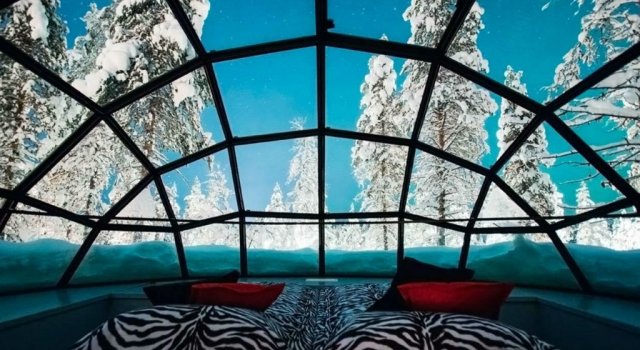 Hoteluri in care adormi cu ochii la stele