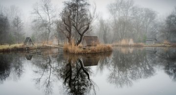 Frumosul firesc al unui sat de pescari, in poze mistice