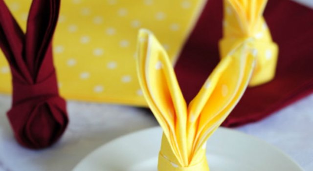 Special de Paste: Servetele in forma de iepurasi, in 9 pasi