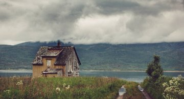 Frumusetea caselor abandonate de pe taramurile nordice