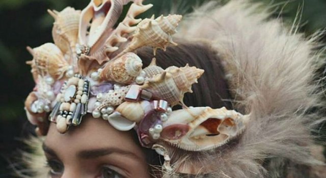 Se poarta scoicile: Coroane de sirena din cochilii