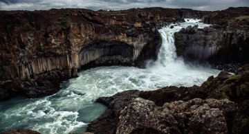 O calatorie spre centru Pamanatului: Islanda