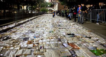 Literatura vs. Trafic: Raul de carti din Toronto