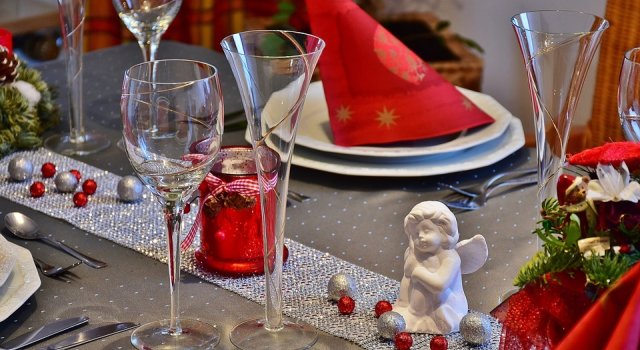 Pentru Revelion: Tehnici geniale de impaturire a servetelelor