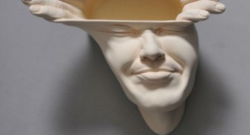 Minti deschise: Sculpturi suprarealiste din portelan