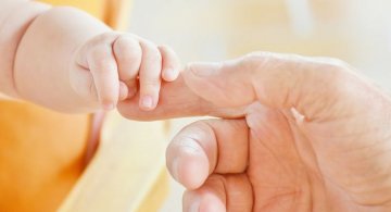 Ingrijirea bebelusului: Alegerea corecta a sterilizatoarelor de biberoane