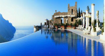 Cele mai cele: Top 12 Piscine spectaculoase din jurul lumii