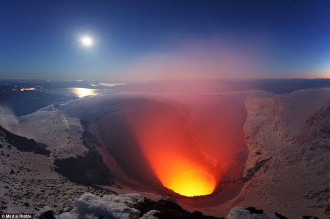 55 de poze cu un fenomen fascinant: eruptia vulcanica - Poza 35