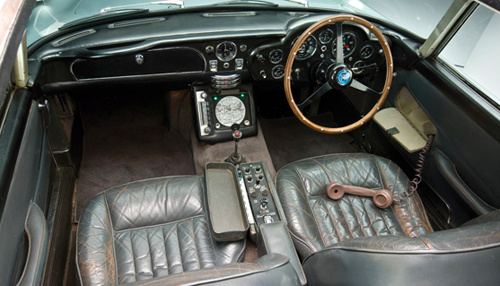 Aston Martinul DB5 al lui James Bond - Poza 1