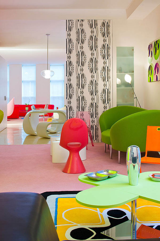 Apartament de designer: Neon si linii bizare de Rashid