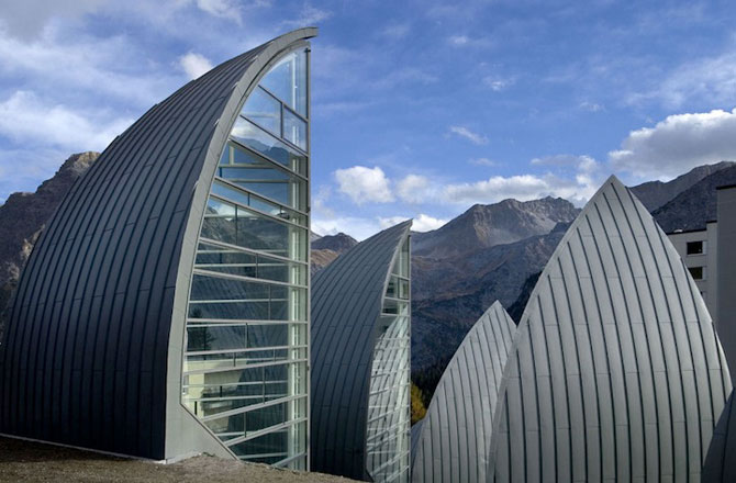 Spa ultra-modern integrat in peisajul Alpilor