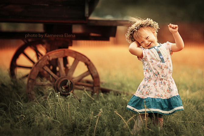Elena Karneeva fotografiaza cei mai fericiti copii din lume