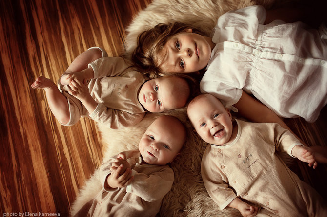 Elena Karneeva fotografiaza cei mai fericiti copii din lume