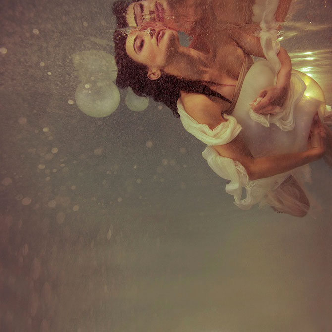 Dansatoare sub apa, de Mallory Morrison