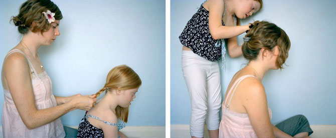 Emotionant: Mama si fiica cu sindromul Down se fotografiaza una pe alt - Poza 1