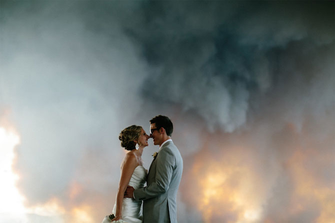 Fotografii de nunta printre flacari, de Josh Newton
