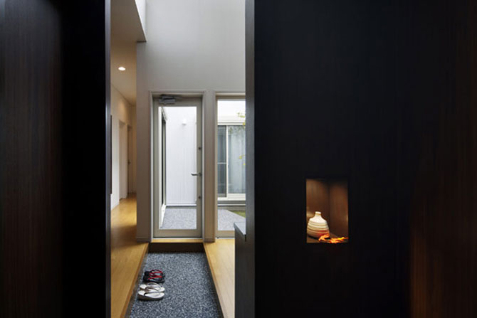 Casa-oglinda de la Tokyo: Hansha Reflection House