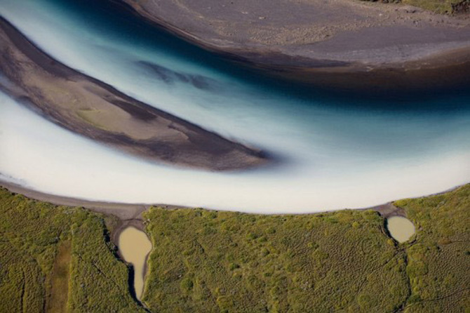 Peisaje islandeze fotografiate din varf de aripa - Poza 7