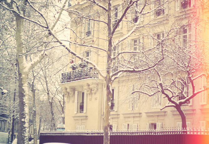 Parisul iarna Cherry Blossom Girl