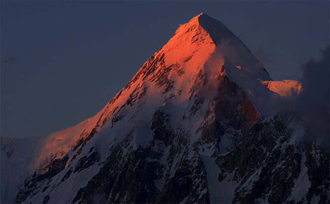 Despre cum vine muntele la Atif Saeed - Poza 15