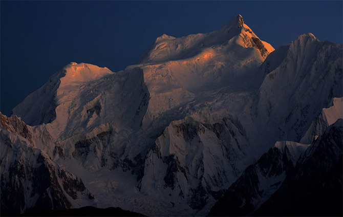 Despre cum vine muntele la Atif Saeed - Poza 20