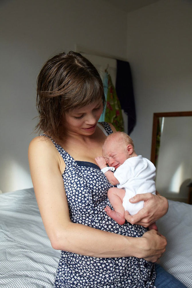 Emotie in portrete de mame cu bebelusi de o zi - Poza 6