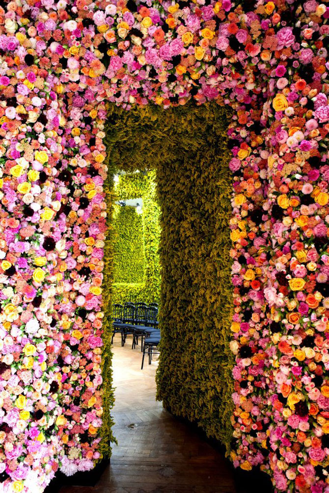 Un milion de flori pentru Dior - Poza 1