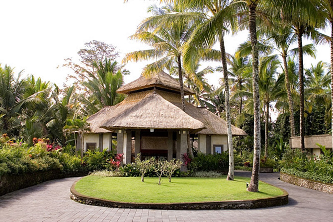 Lux regesc in statiunea Viceroy, Bali