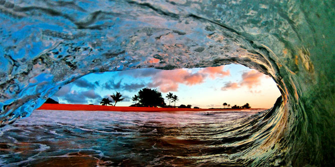 Valuri multicolore din Hawaii, de CJ Kale si Nick Selway