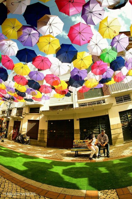 Un festival al umbrelelor in poze multicolore - Poza 6