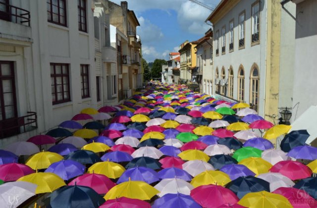 Un festival al umbrelelor in poze multicolore - Poza 8