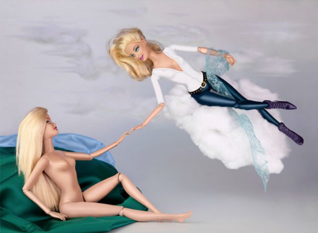 Barbie invadeaza picturi celebre pentru a readuce femeia in istoria artei
