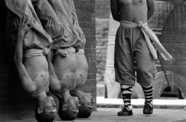 Arta de a-ti depasi limitele: Antrenamentul calugarilor Shaolin - Poza 4