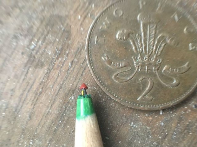 Cele mai mici sculpturi in mina de creion