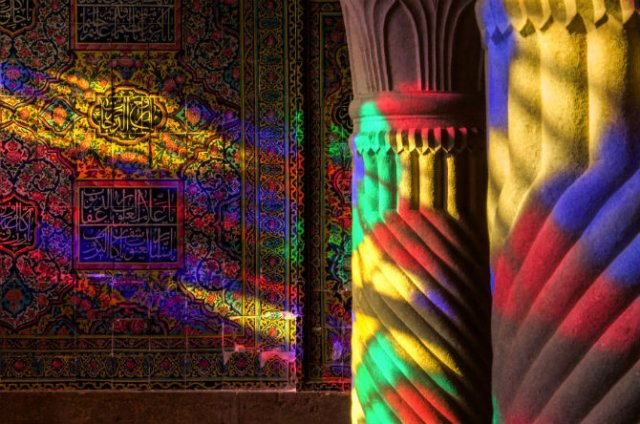 Magia culorilor: Moscheea Nasir al-Mulk, in 11 fotografii superbe