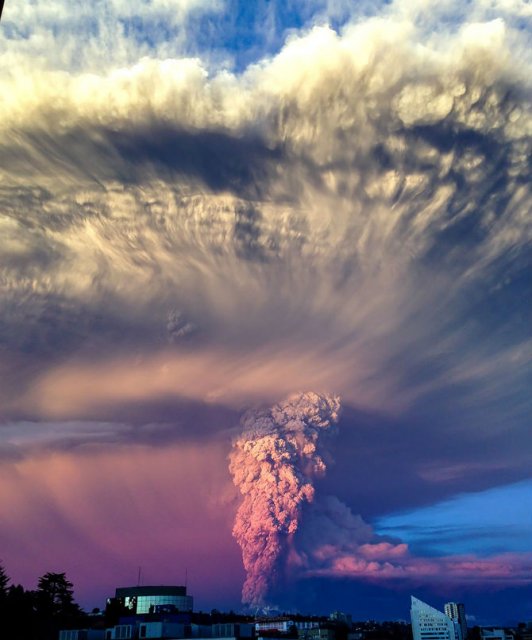 O manifestare nestapanita a vulcanului Calbuco, in 11 poze explozive - Poza 4